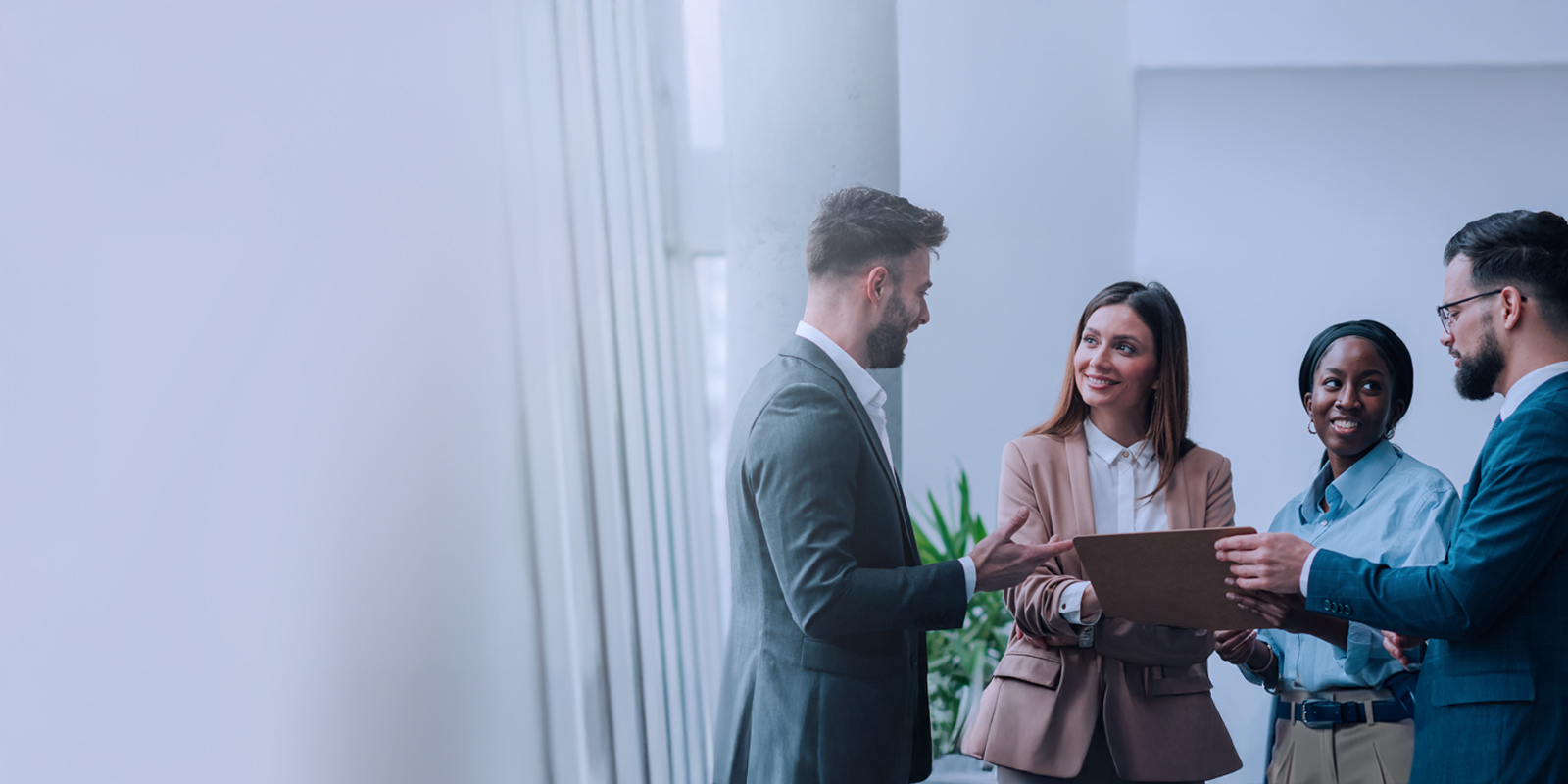 Des professionnels rassemblés autour d'un partage d'idées.